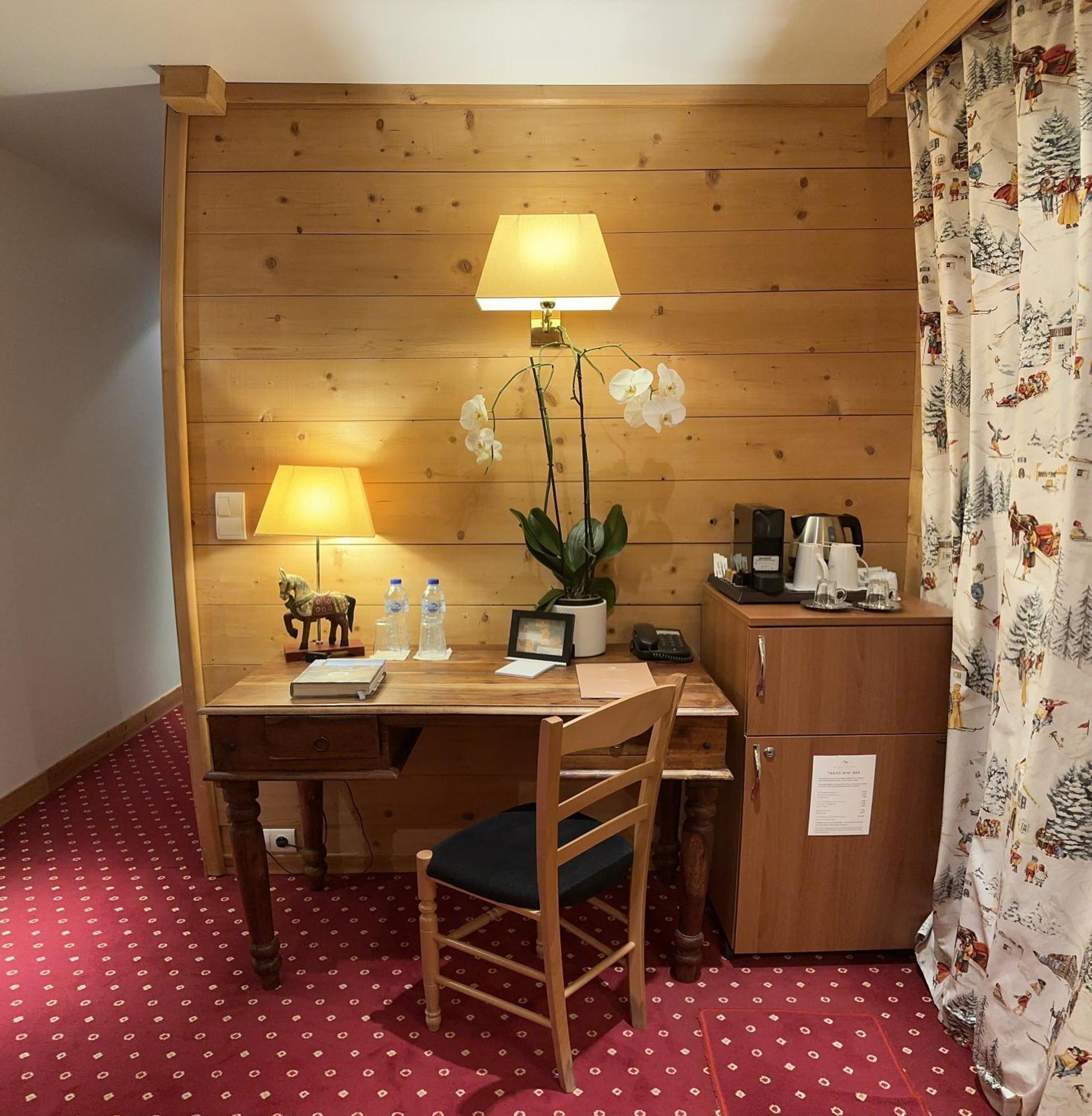 Hotel Le Chalet D'Auron Restaurant Et Spa Exteriör bild